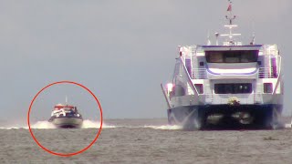 Cuộc đua không cân sức với tàu siêu cao tốc/speedboat race