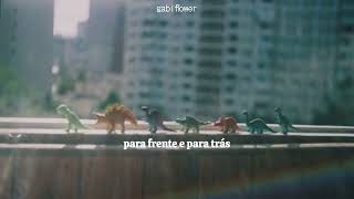low roar, not around; tradução/legendado 