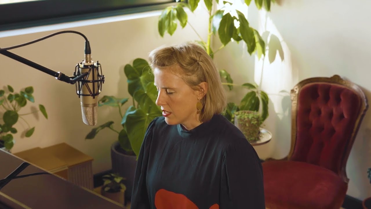 Παρακολούθηση Ainslie Wills - Learning To Like You (Live at Hello Daydreamer) στο YouTube Παρακολούθηση Ainslie Wills - Learning To Like You (Live at Hello Daydreamer) στο YouTube