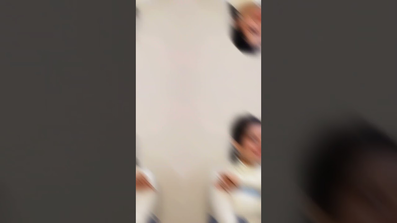 "Dreaming in denim: Where style meets comfort.💙 