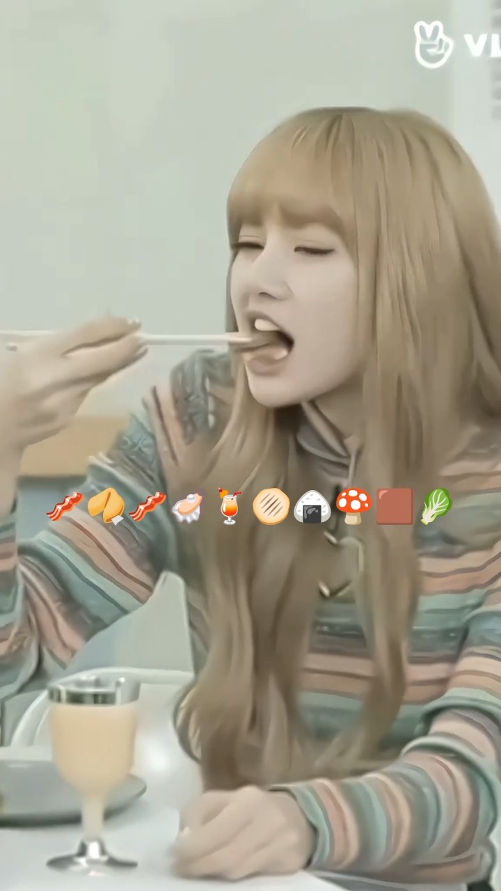 BLACKPINK eating ?? #lisa #rosé #jisoo #jennie #blackpink #shorts