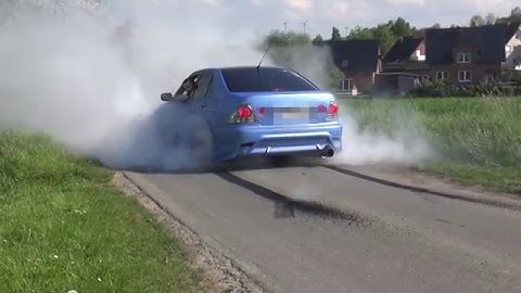 Burnout LEXUS IS 300 ( Toyota Altezza ) 2JZ
