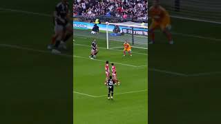 Insane free kick moment from #tobjizzle #football