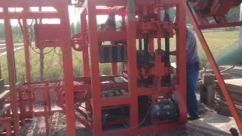 qt4-24B semi-automatic brick machine