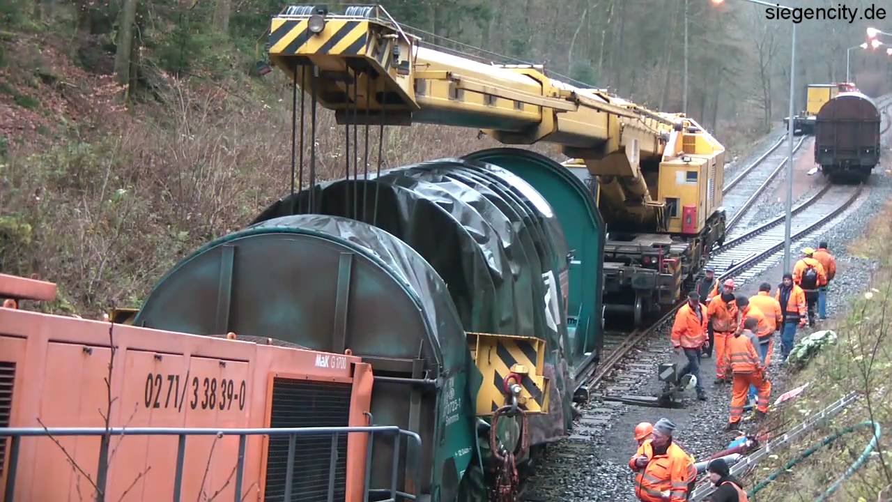 23.11.2010 Bergung nach Zugunglück (2)