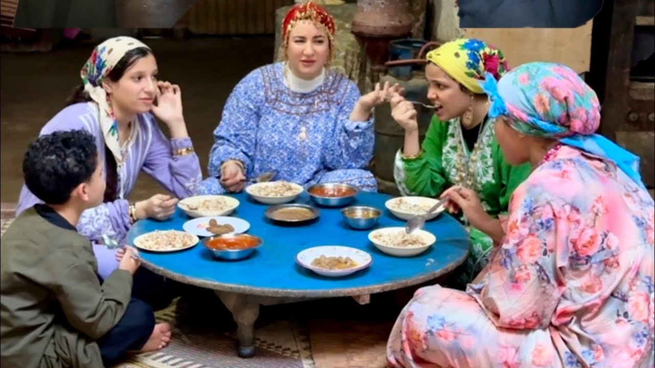 قعدتي علي اعتابي ولا قعدتي عند احبابي 🙆‍♀️ مكنش العشم يامعجبه 🤌 ياخسارة كفتة الرز الي عملناها 🥺 