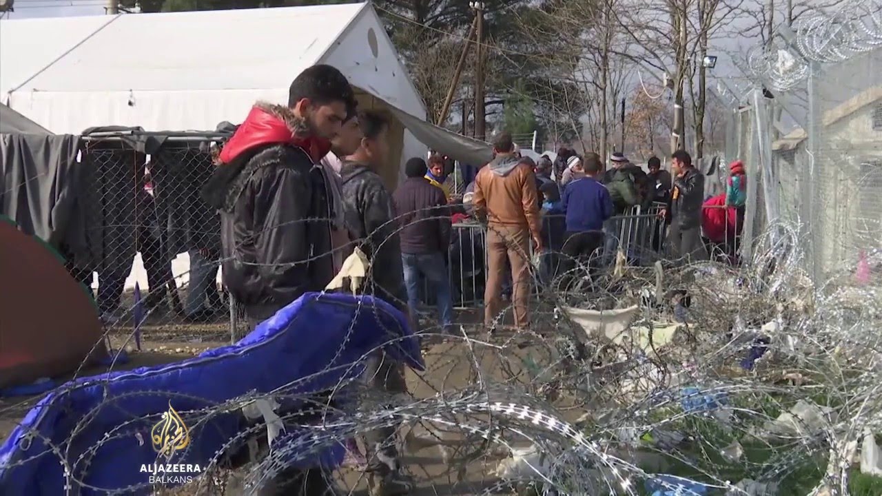 أوقف مديرو شرطة بلغراد اللاجئين