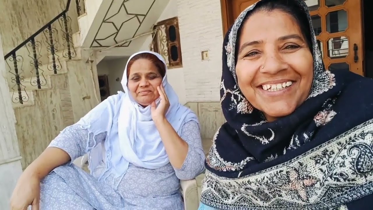 आज तो गुड्डी राणी पूरी डॉक्टर बन गई,,घर पर ही प्लास्टर काट दिया पूरे 2 घण्टे लगे,,