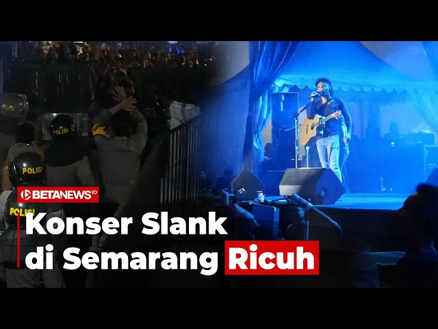 Konser Slank di Stadion Diponegoro Semarang Ricuh, Dipicu Slankers yang Tak Punya Tiket class=