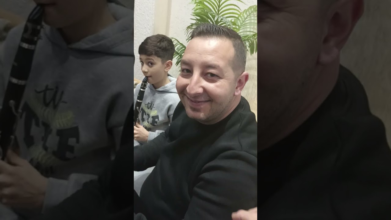 Keman-Kanun-Klarnet ve Ritm....İyi dinlemeler...