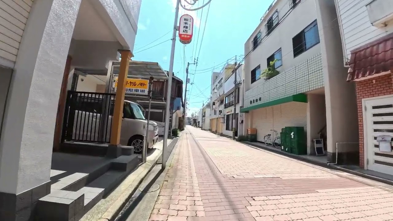 季節外れの猛暑日、八幡浜の街を歩く