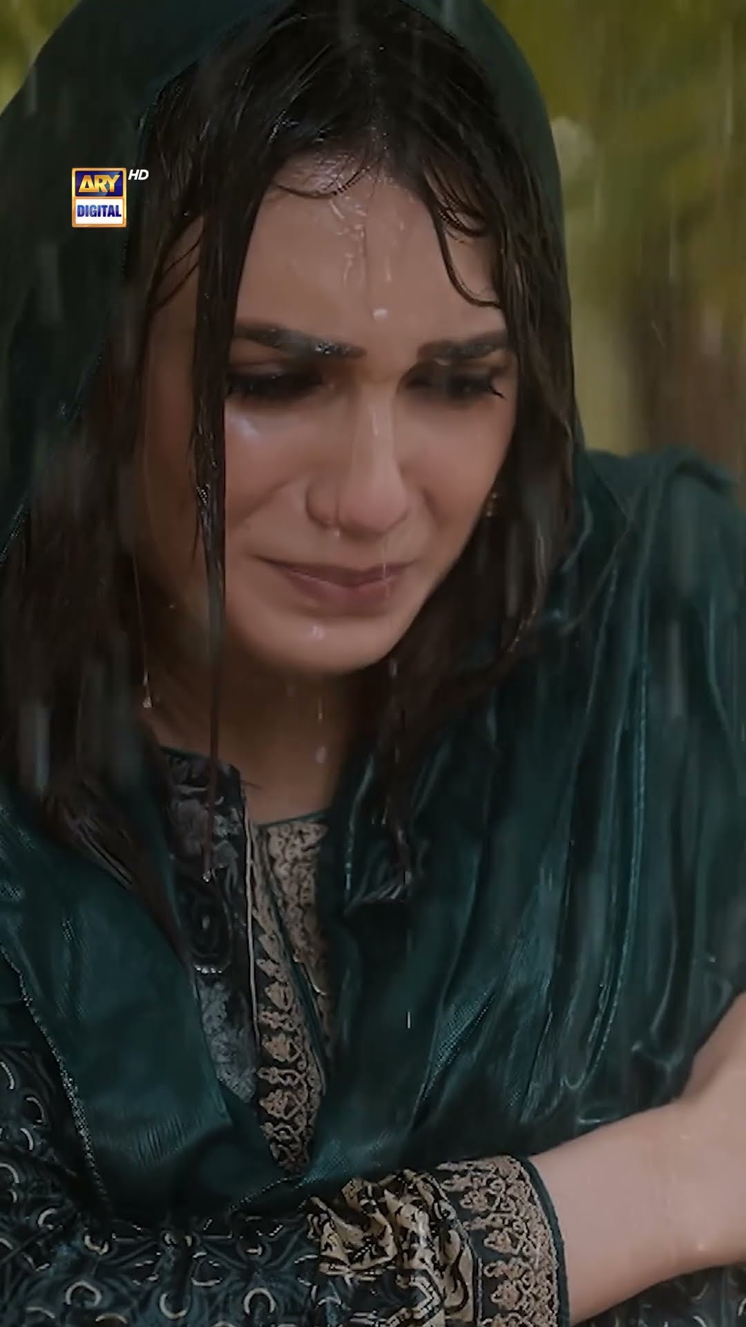 Emaan Pareshan Mat Ho ! #shorts #naqaab
