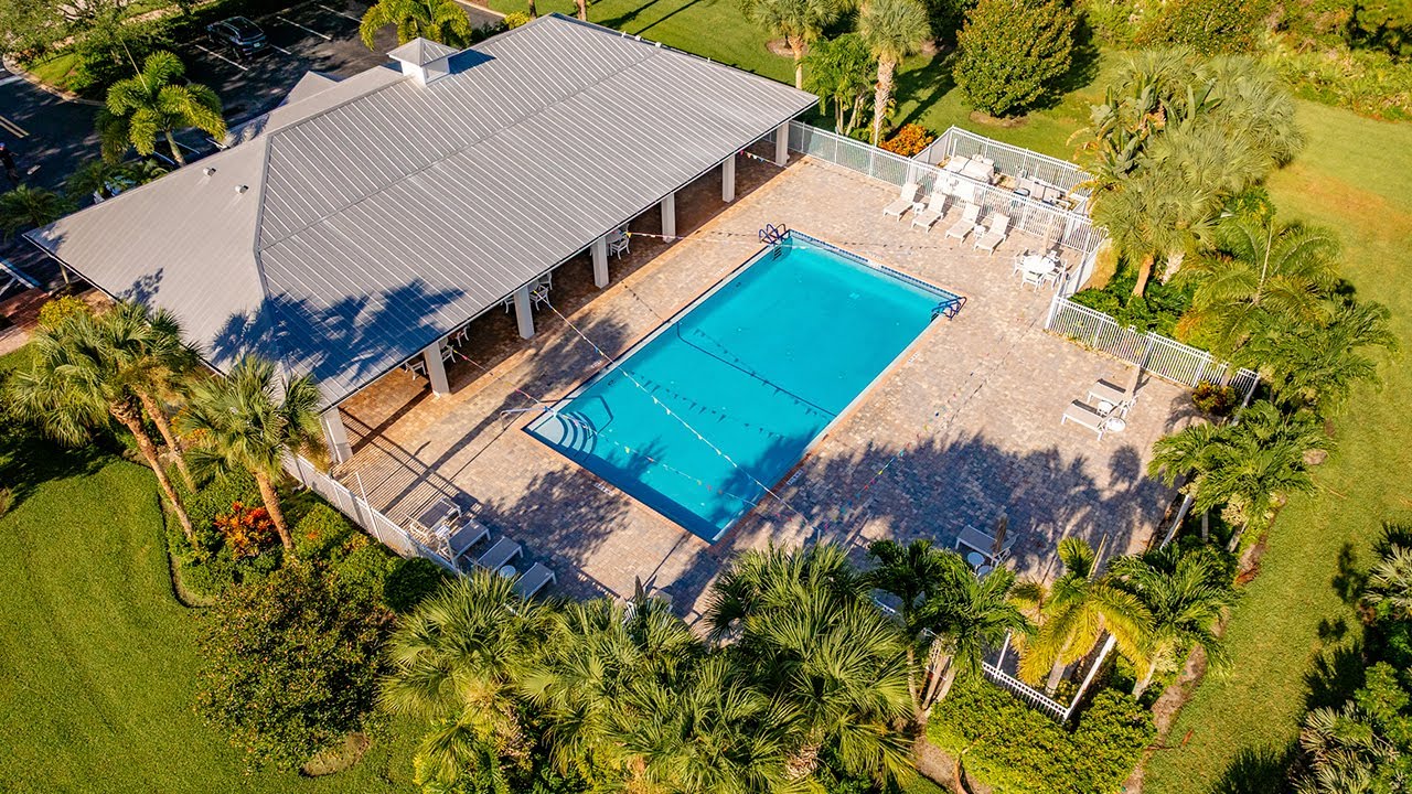 Property Showcase | 239 11th Square SW, Vero Beach, FL 32962