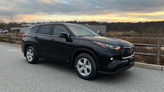 The 2023 Toyota Highlander Hybrid LE  (what the BASE model offers)