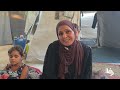 رحاب أبو عودة نازحة من خان يونس تجعل من خيمة النزوح حاضنةً لمواهب أبنائها في الشعر والنشيد والرسم