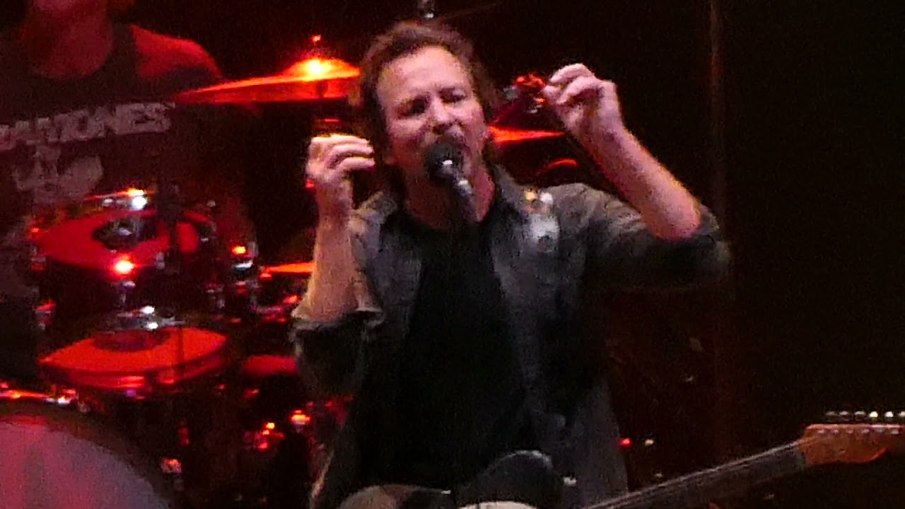 EDDIE VEDDER  :  "Long Way" -  OHANA FESTIVAL 2021  (Day 1) : Dana Point, CA  (September 24, 2021)