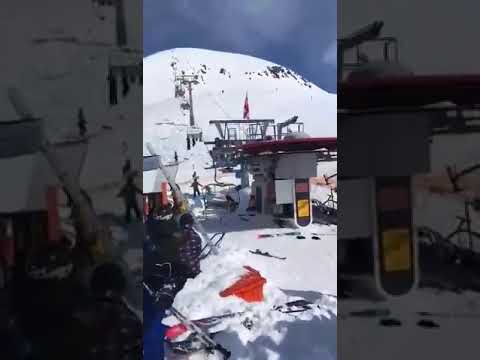 People Falling Off Ski Lifts in Gudauri,Georgia/ გუდაურში საბაგირო მყწობრიდან გამოვიდა