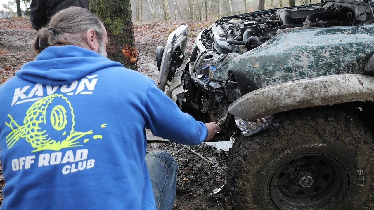 4x4 off road Kavoň narodky Nissan Patrol - crash Hummer H2 - zábava starých pánov - navijaky - kecy.