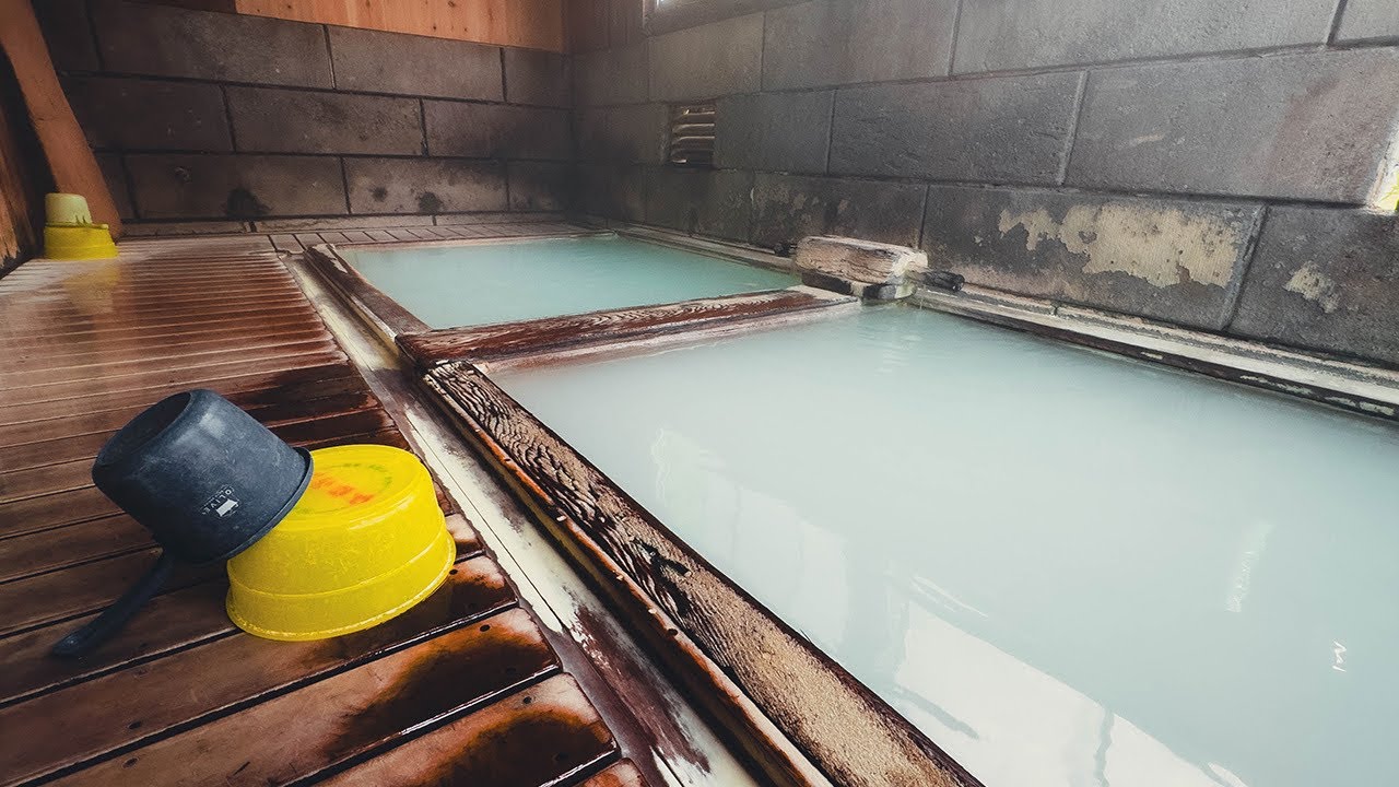 Пребывание в секретном японском горячем источнике, напоминающем заброшенные руины🇯🇵