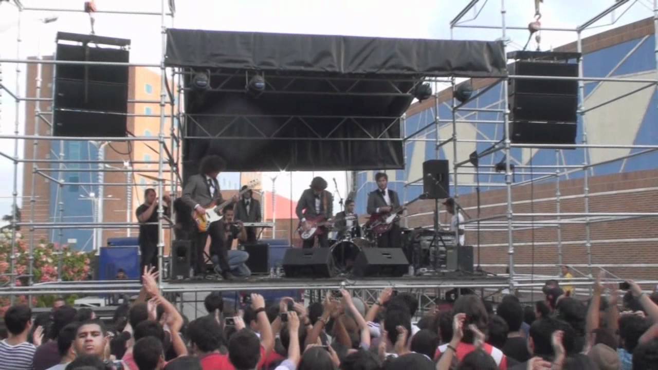 Los Mesoneros en el Sambil Barquisimeto.