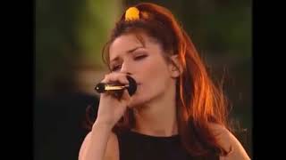 View Shania Twain - 1999 Winter Break Concert in Miami - Full Concert