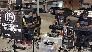 Memang terbaik ini drummer Langgar Buskers...Hilang Dalam Terang- Search cover..😎🤘🙏💓