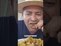 这里位于巴西，鸡爪是当地人非常喜欢的一种美食，他们喜欢把木薯跟鸡爪一起煮，吃起来非常的好吃。
