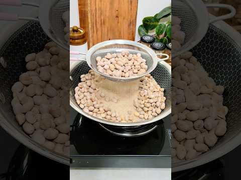Isse banana itna easy hai #saltedpeanuts #shorts #trending #food #viralvideo