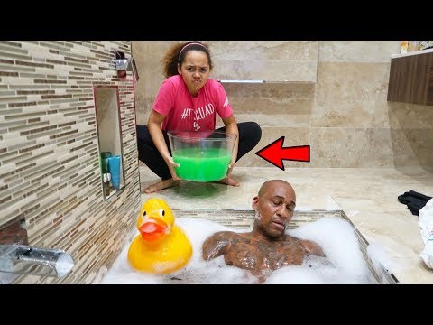 slime-prank-in-my-dad's-bath!!