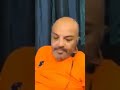 صحبك الي بيتصل يبضن عليك بعد الساعة 12 00 بليل وانتا قاعد تفكر في مستقبلك الي ملوش ملامح ومبضو خلقه 