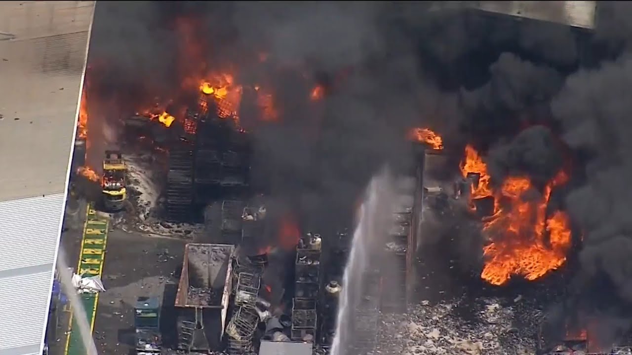 Firefighters contain major factory fire in Sydney's west