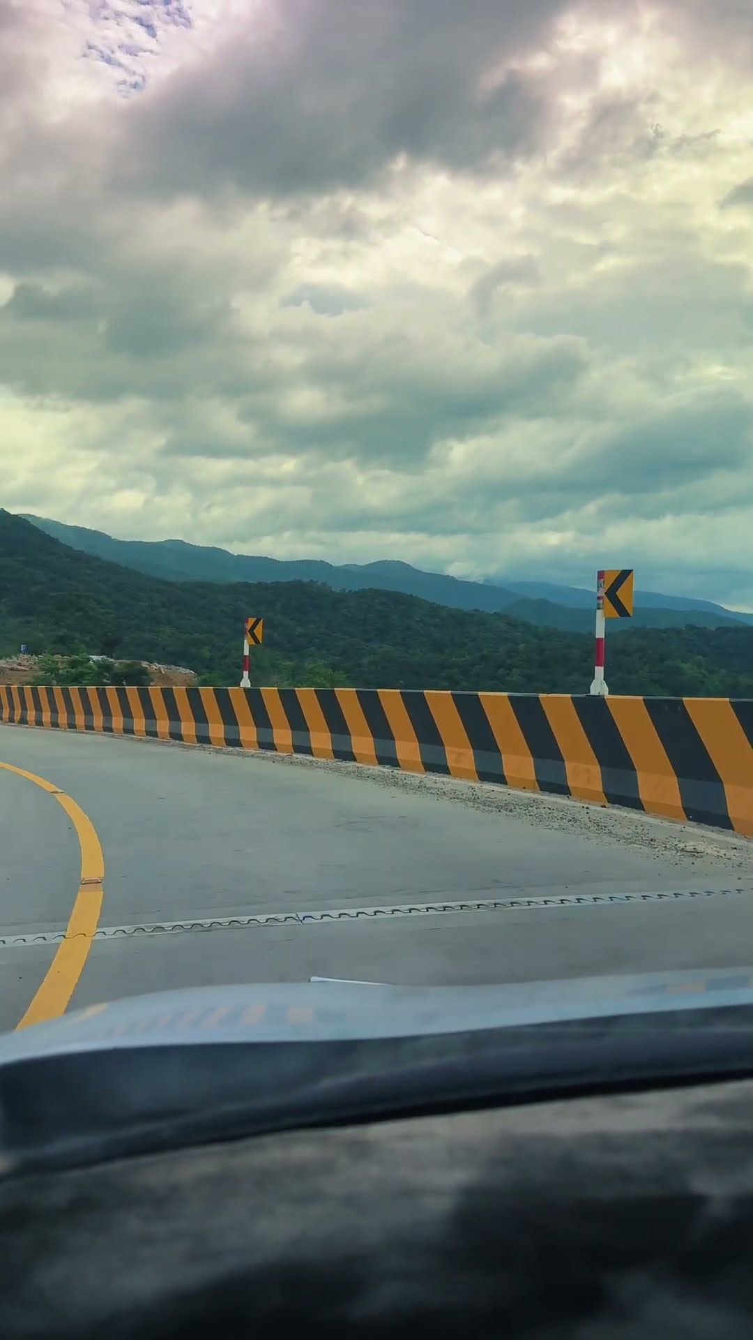 Taxi Tân Hội Đức Trọng – Có Xe Sau Khoảng 5 Phút, Phục Vụ 24/7 Video Taxi Tân Hội đi Thủ Dầu Một trong ngày mưa bão