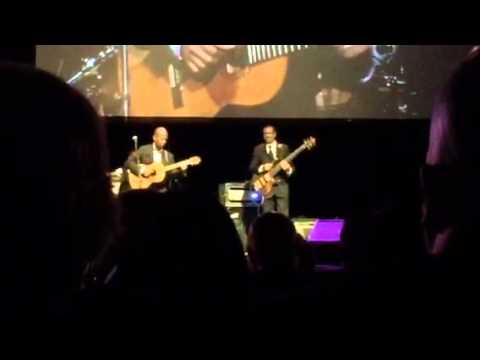 Mitch Albom: Earl Klugh performance