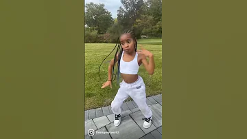 Shake With A Twist Shorts 