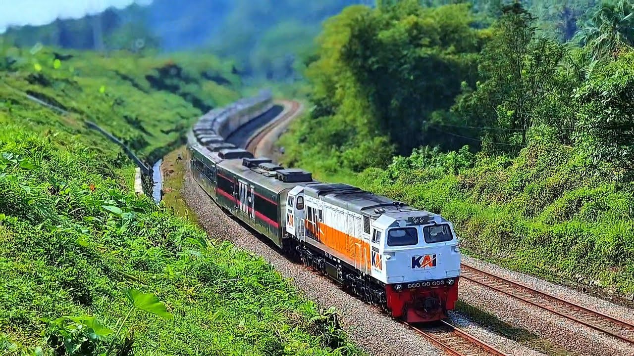 Relaxing Train Hunting | Real Sounds, No Music – Indonesia