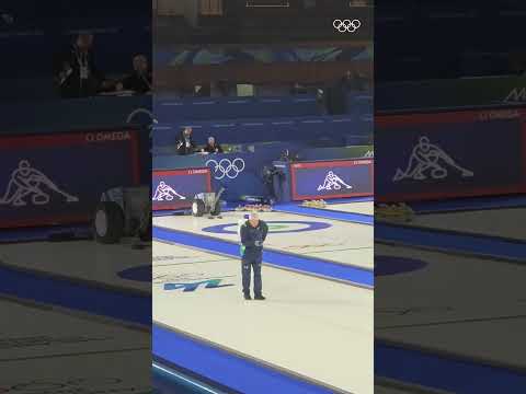 Michael Jackson but make it curling? 👀 🥌#Olympics #WinterOlympics #MilanoCortina2026  #Curling