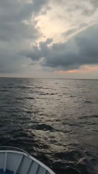 Pemandangan laut Bali dari atas kapal laut(1) | Short | Sea