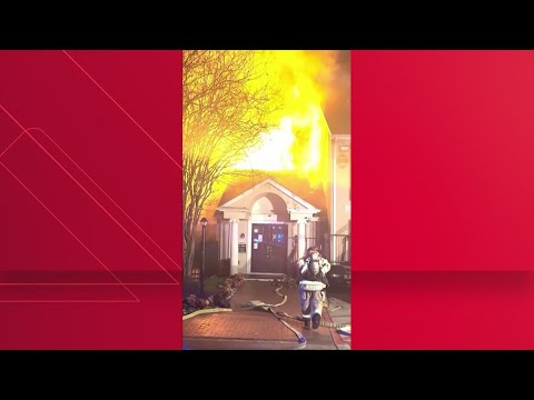 Several units destroyed in northwest Houston apartment fire - YouTube