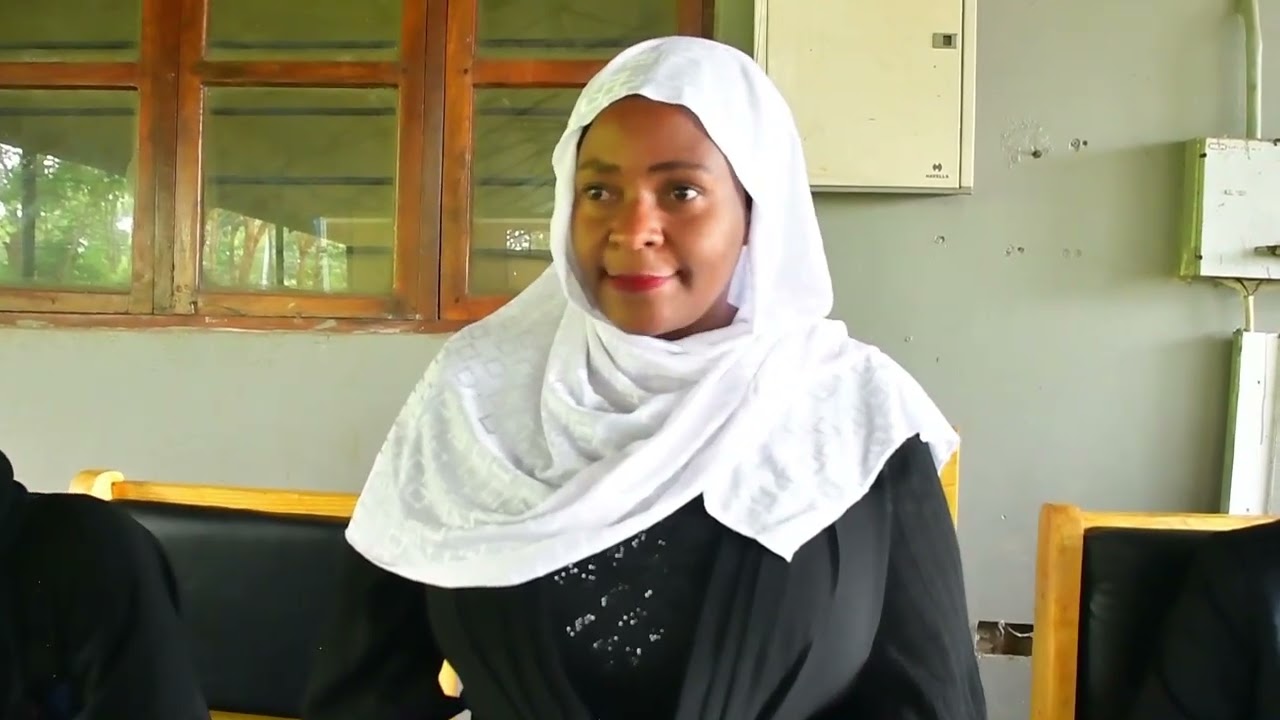 TUENDELEE KUIUNGA MKONO SERIKALI KUTATUA CHANGAMOTO YA MADAWATI - DC JAMILA