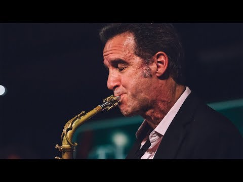 Amazing Saxophone Solo – Eric Marienthal