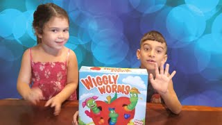 Wiggly Worms game screenshot 2