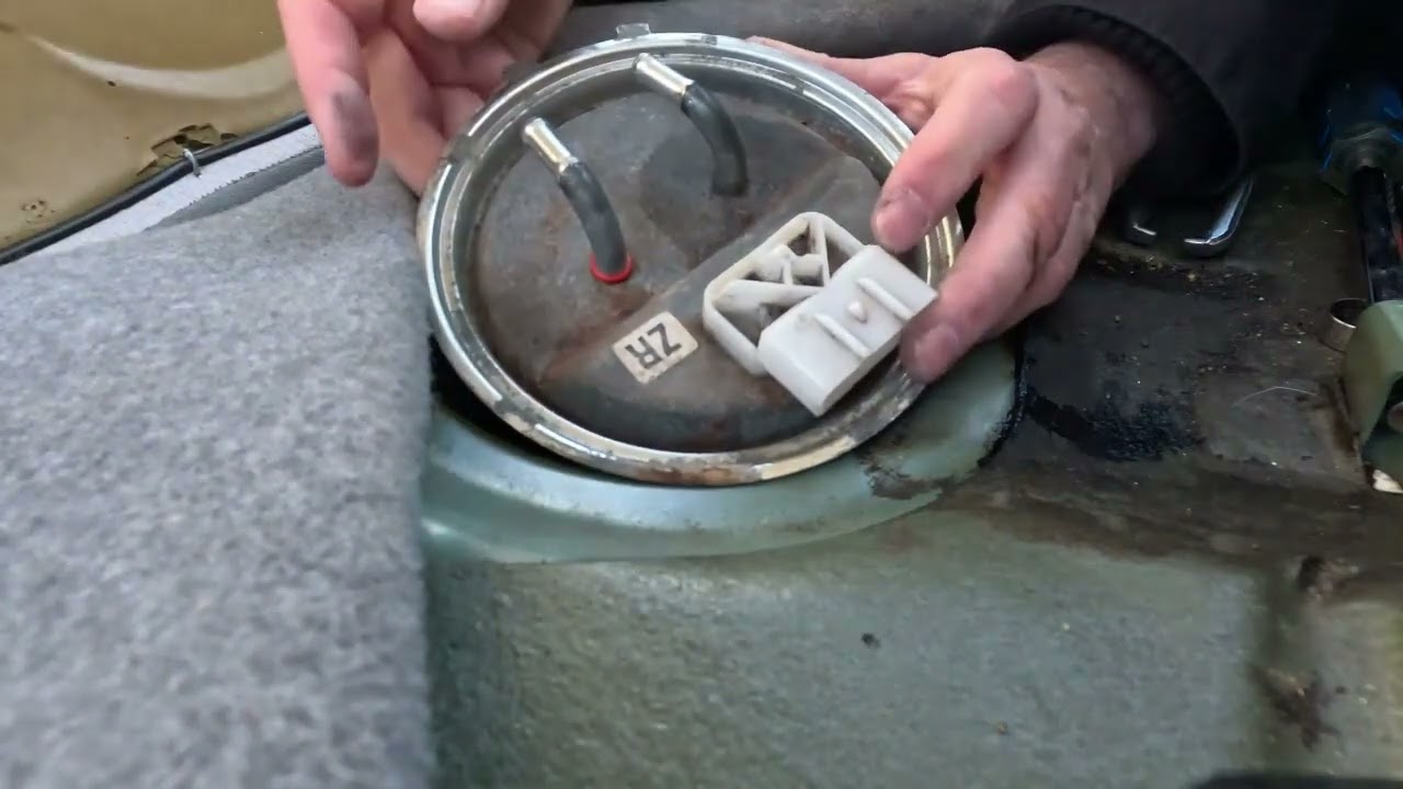 Vauxhall Corsa B - Fuel pump swap / Replacement