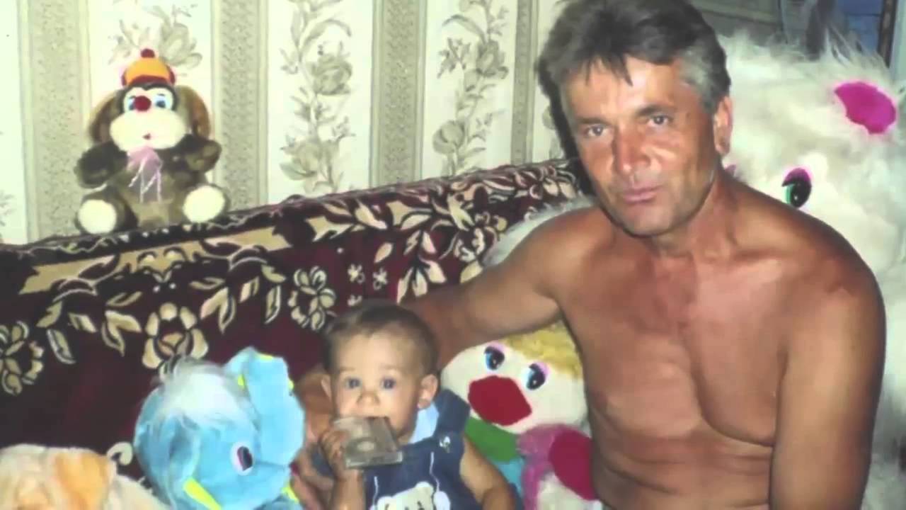 Порно Карлик Педофил