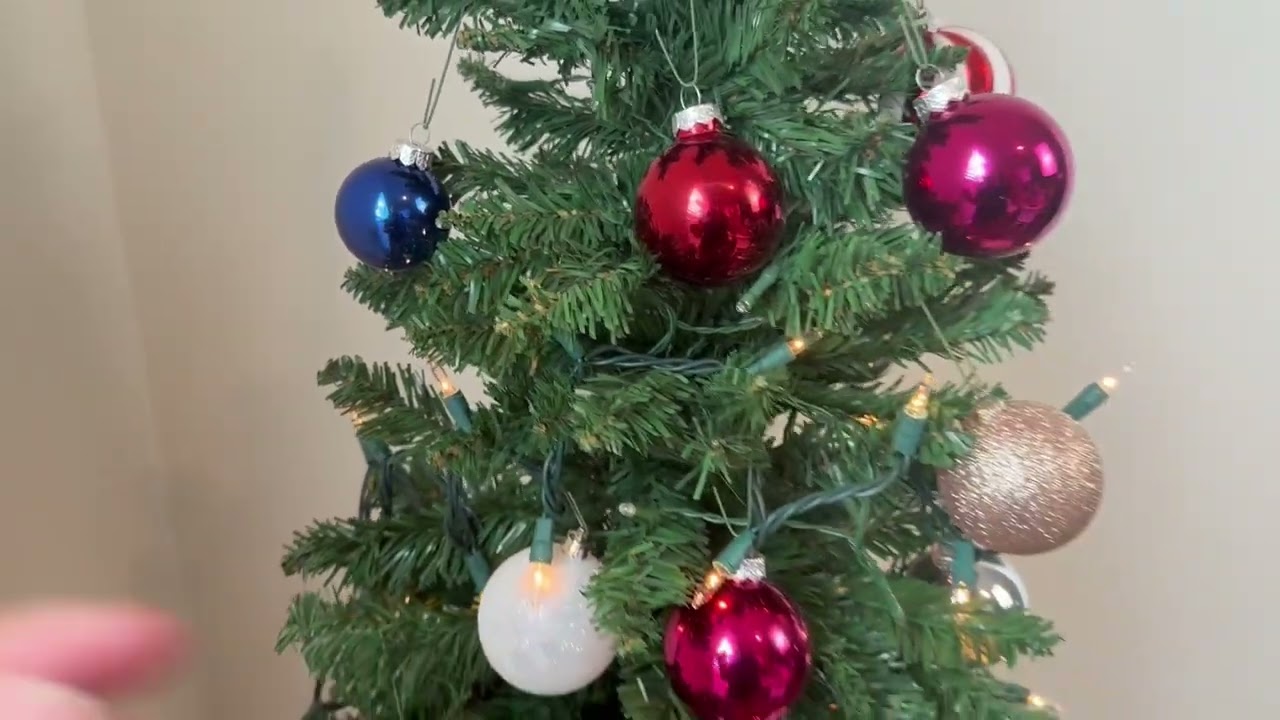 Wondershop 100ct Mini Lights (Clear on Green) Review | 26.5 ft, Linkable to 11 Sets