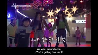 Jennie and Jisoo💕//Roller Skating😲