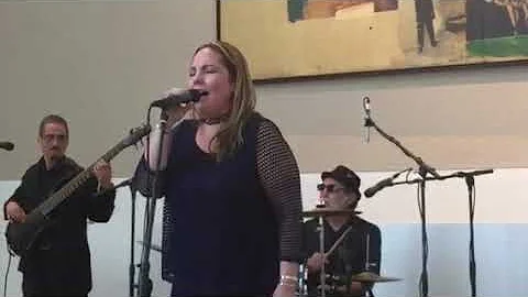 Besame Mucho, Ruth Guerrero