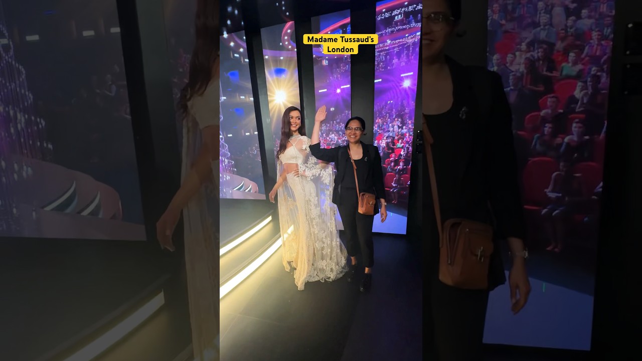 Interacting with the wax figures at Madame Tussaud’s museum London 🇬🇧