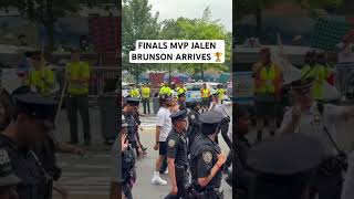 Jalen Brunson has arrived at the Knicks championship parade 🏆