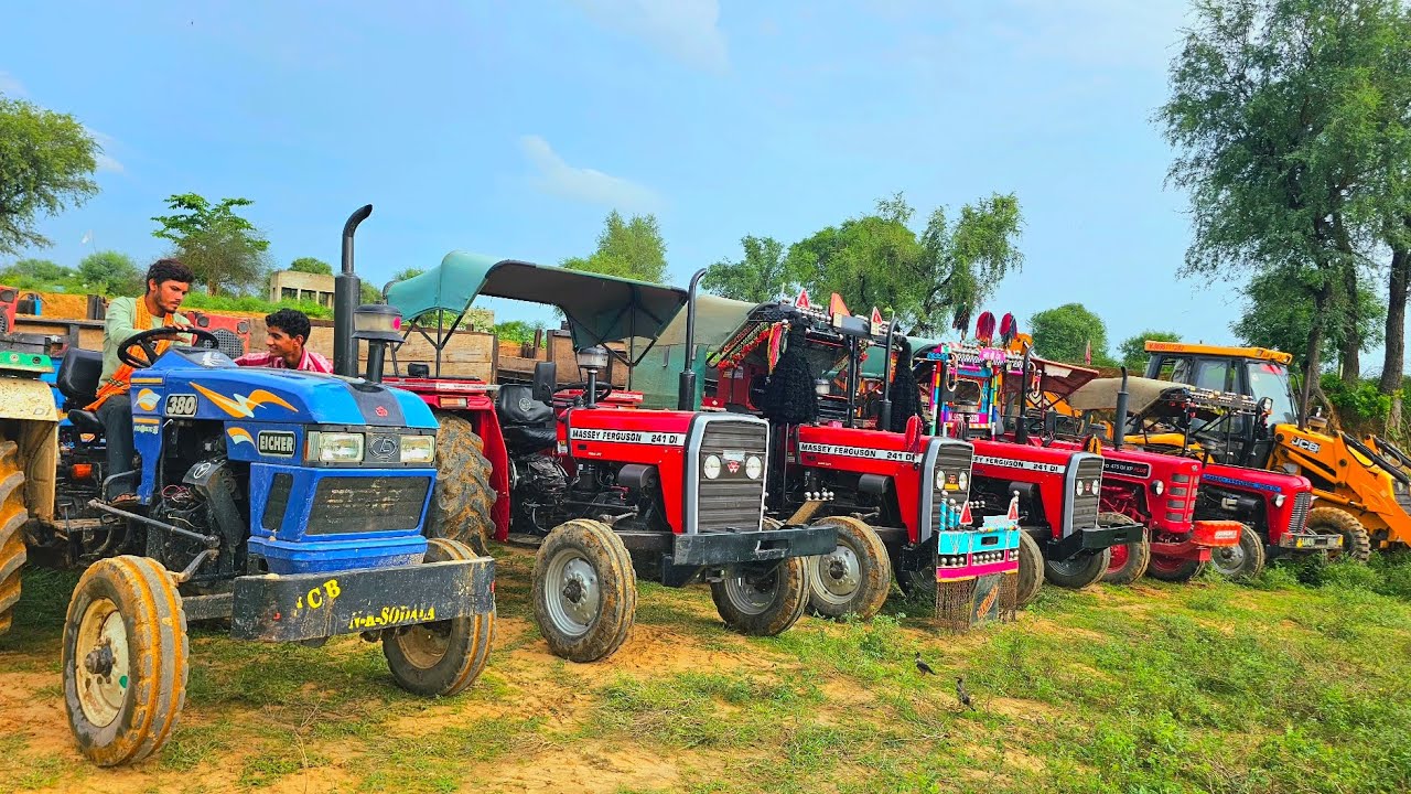 Mahindra 475, Eicher 380, Kiubota, Sonalika, Swaraj Tractor Stuck Loading Mud with JCB 3dx Machine