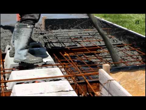 Video: Монолиттик тилкенин пайдубалы (61 сүрөт): темир -бетон конструкциясын эсептөө, полдун плитасы, варианты жана чиймеси
